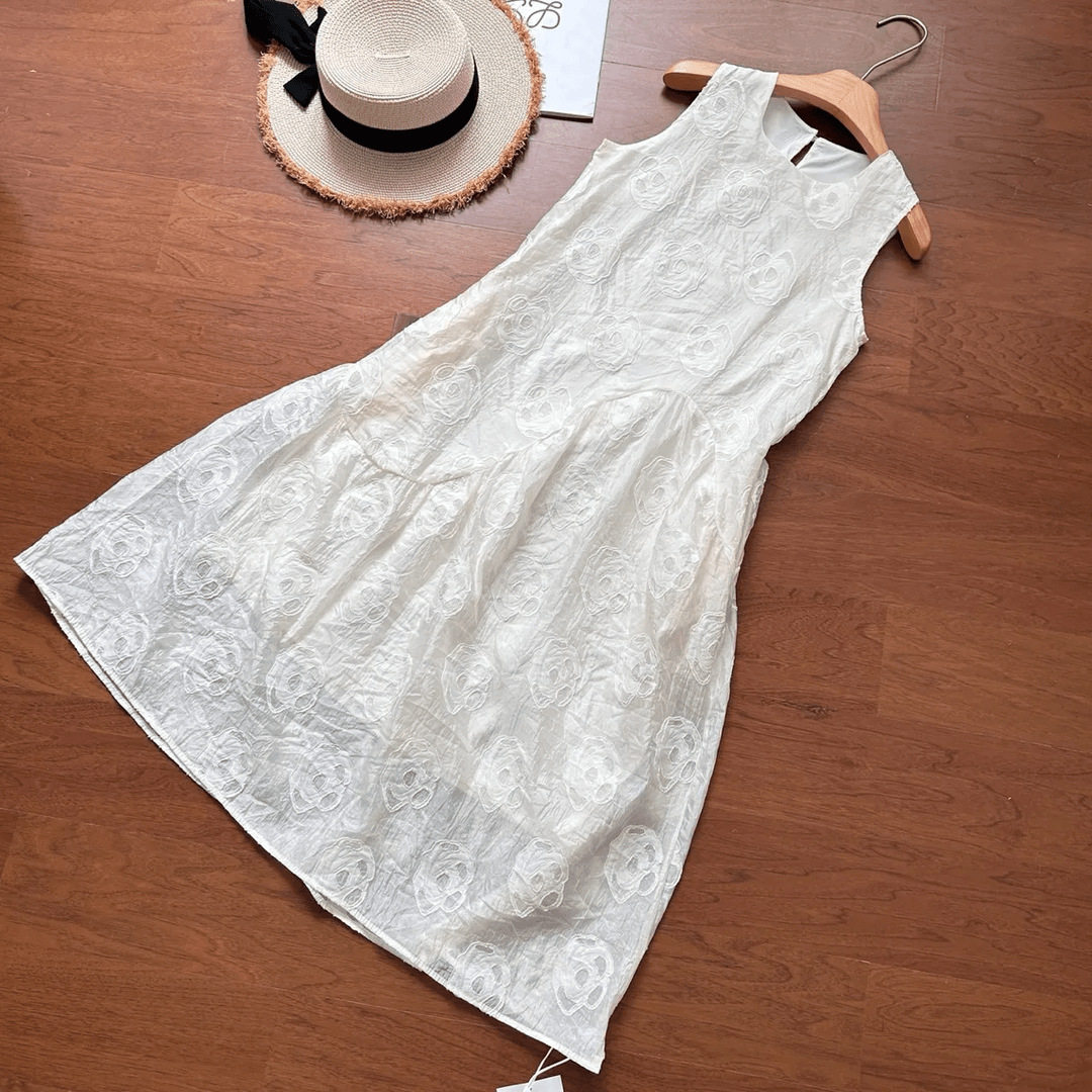 Sleeveless Summer Dress for Women Round Neck Sweetheart Style Lightweight Fabric Available in White Wholesale Sizes S