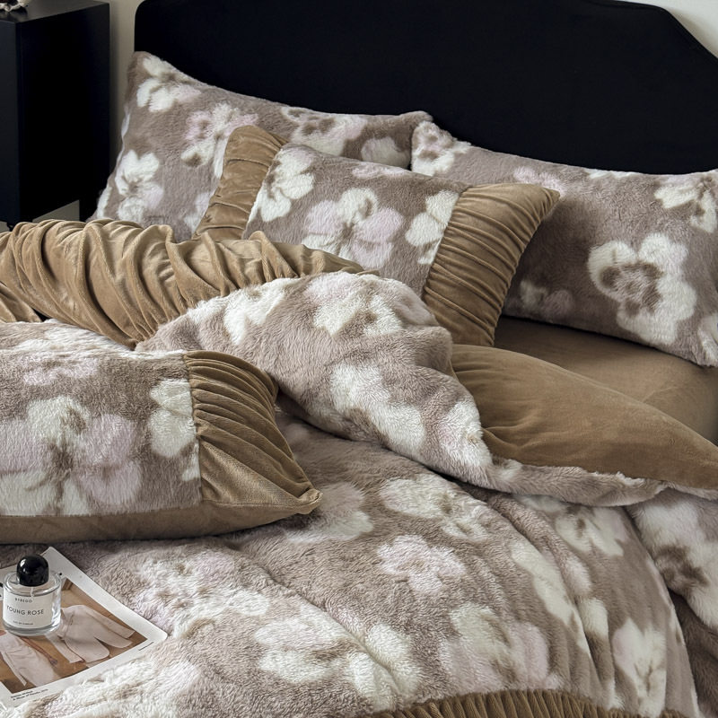 Ancient French Rabbit Plush Four-Piece Set Milk Velvet Autumn and Winter Fleece-Lined Thickeneded Quilt Cover Three-Piece Set Double-Sided Velvet Carving