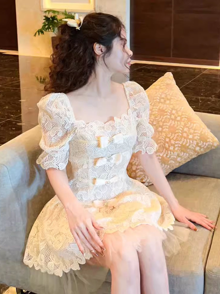 Đầm maxi nữ thắt eo cổ vuông ren hoa tay ngắn — Trắng chi tiết 6