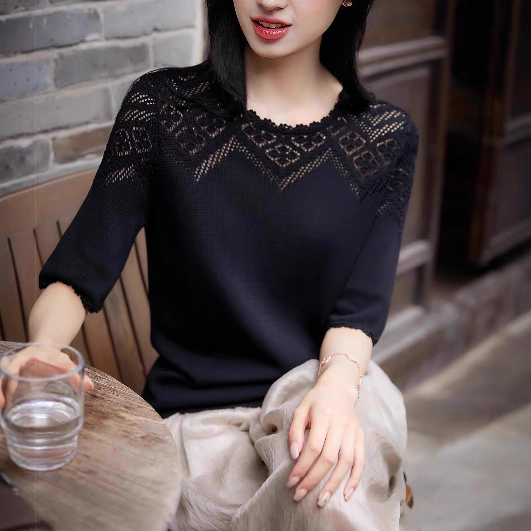 短款气质短袖tT恤时尚菱格镂空天丝针织小衫漂亮好看薄款女装上衣