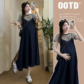Maternity dress 2025 New Summer Loose Short-sleeved Striped T-shirt Denim Suspender Skirt Fashion Mom Two-piece Set