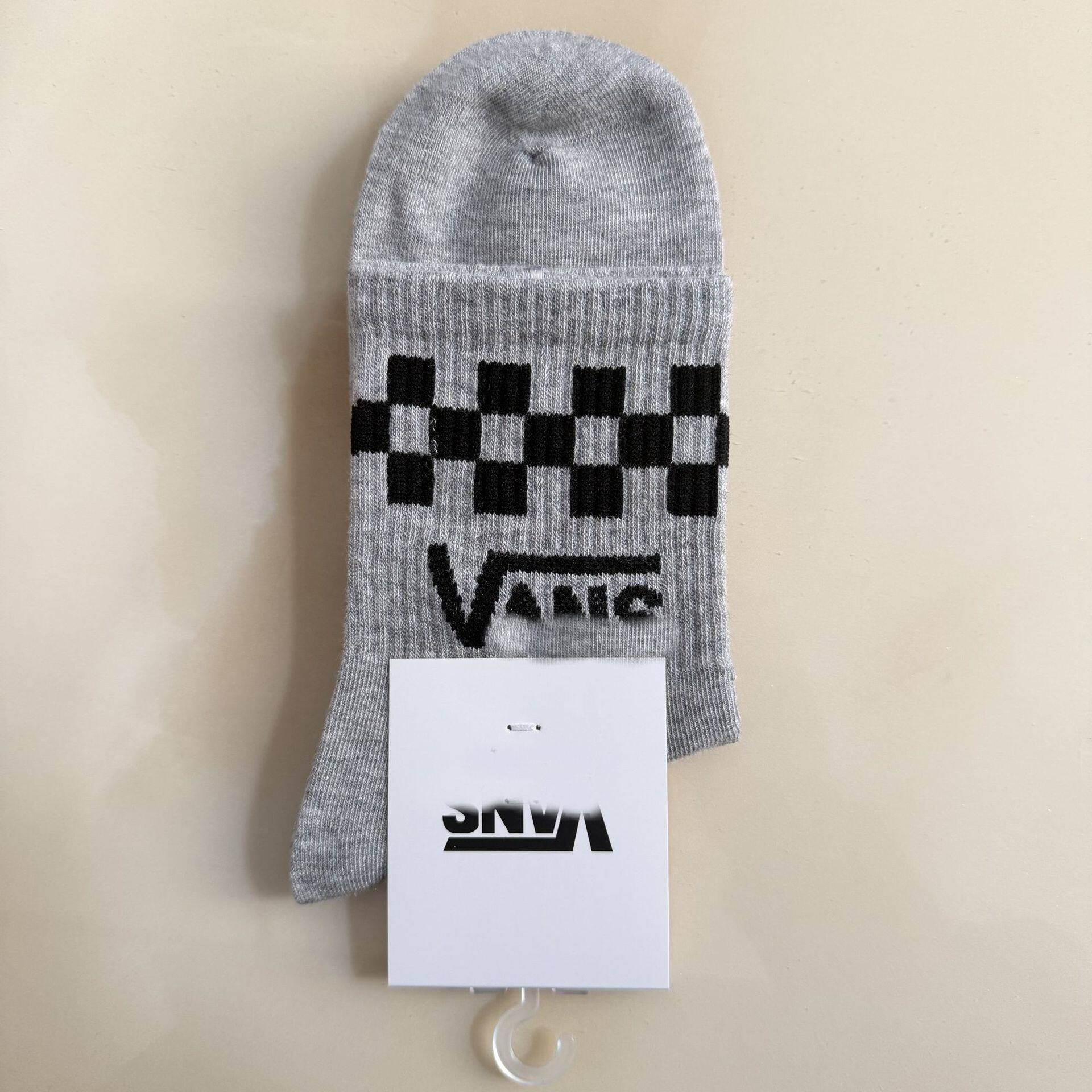 VSグレーとブラック