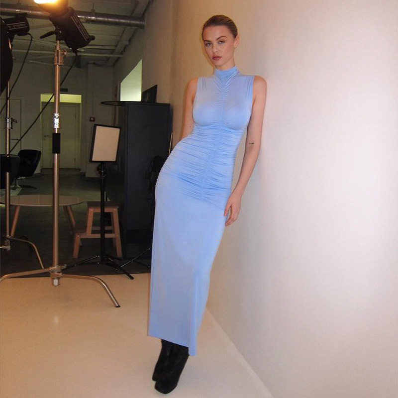 Sleeveless High Neck Bodycon Dress Elegant Solid Color Pleated Design Slim Fit Perfect for Parties and Events