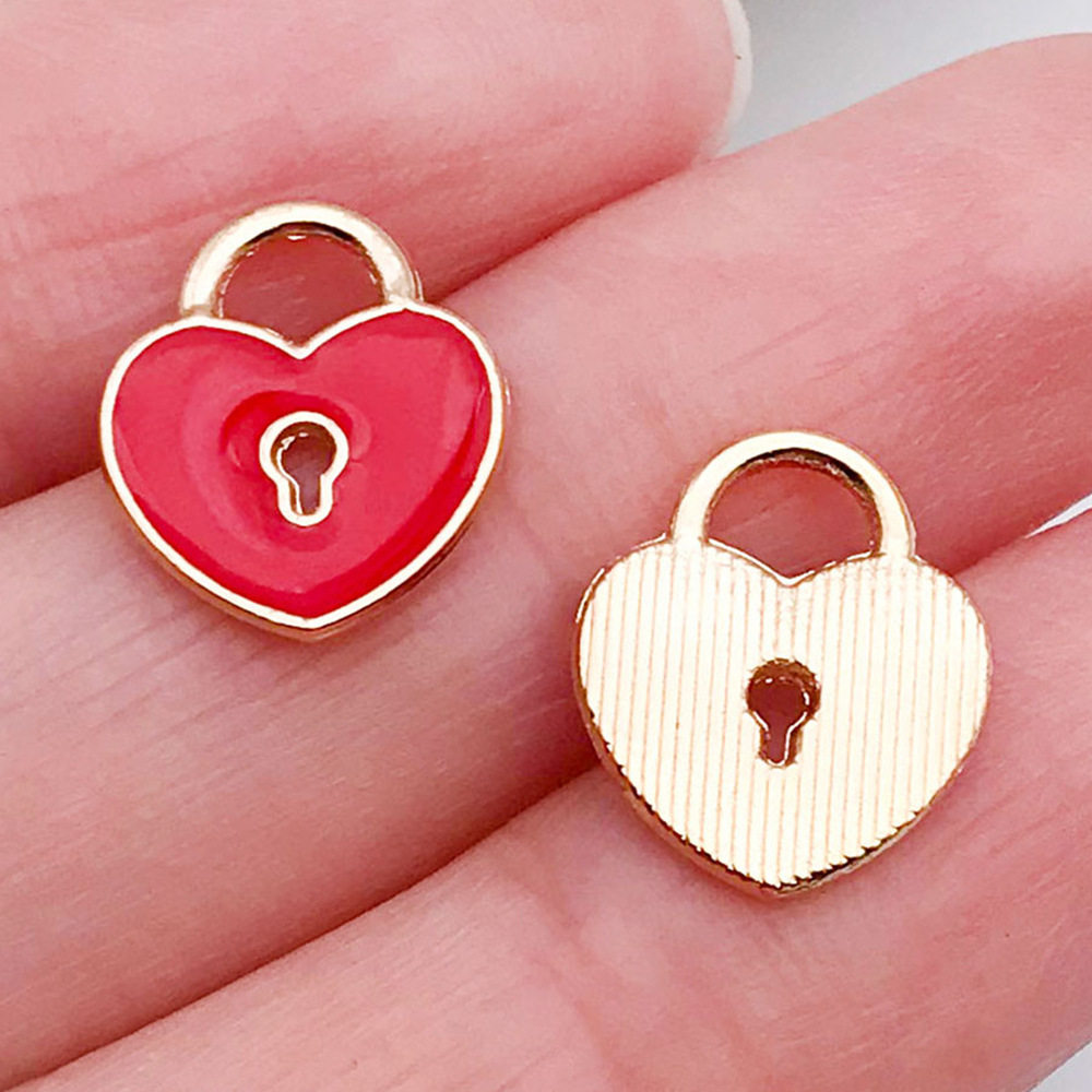 混50个红粉爱心桃心饰品配件 diy手链钥匙扣项链吊坠合金滴油挂件