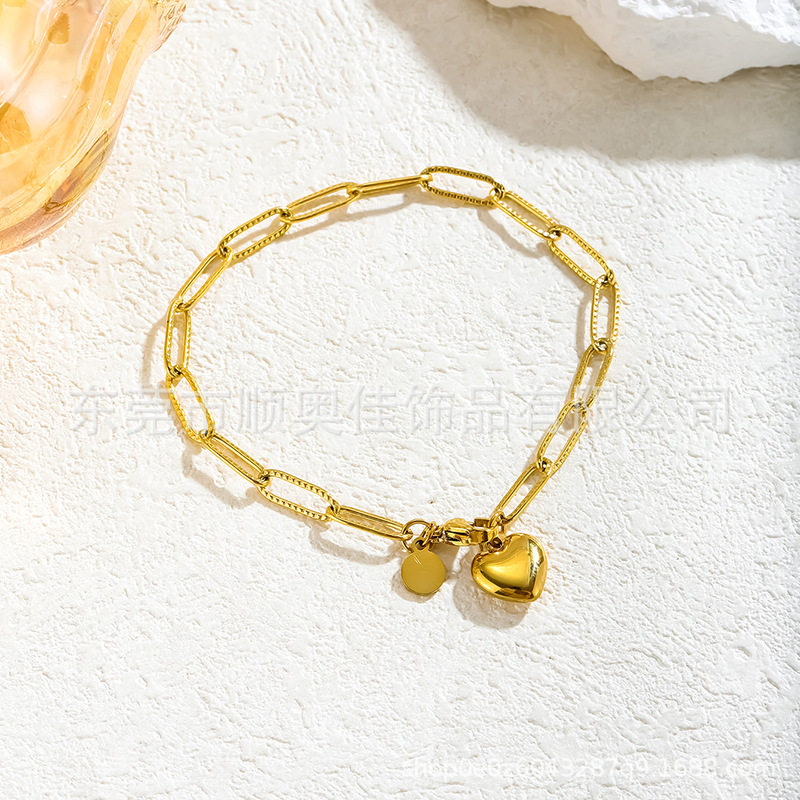 Stainless steel titanium steel European and American simple love pendant bracelet ladies girlfriends jewelry wholesale cross-border foreign trade