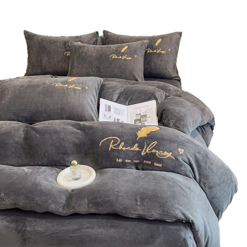 Thickened Warm Velvet Four-Piece Set for Winter, Fleece-Lined Warm Milk Velvet Coral Velvet Naked Sleeping Bed Sheet Duvet Cover Bedding Set