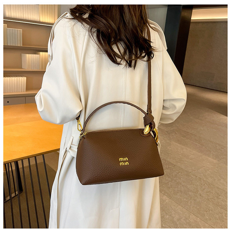 O1CN01dzUd7q2Cv5RD3Id5Q !!2217614678535 0 cib