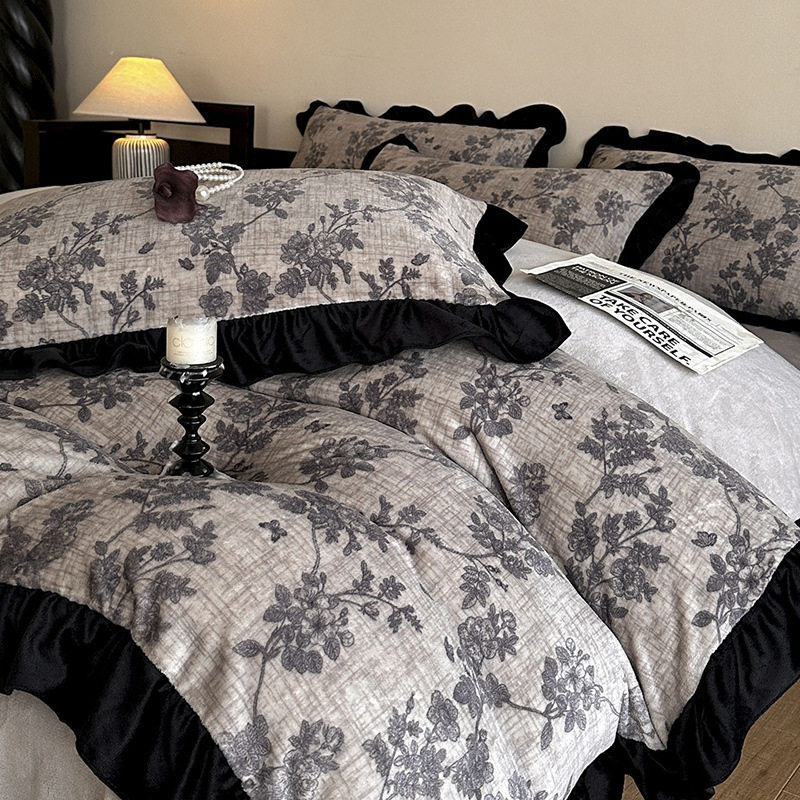 Autumn and Winter French Retro Style Milk Velvet Four-Piece Set Flannel Coral Velvet Lace Quilt Cover Bed Sheetss and Fitted Bed Sheetss Three-Piece Set