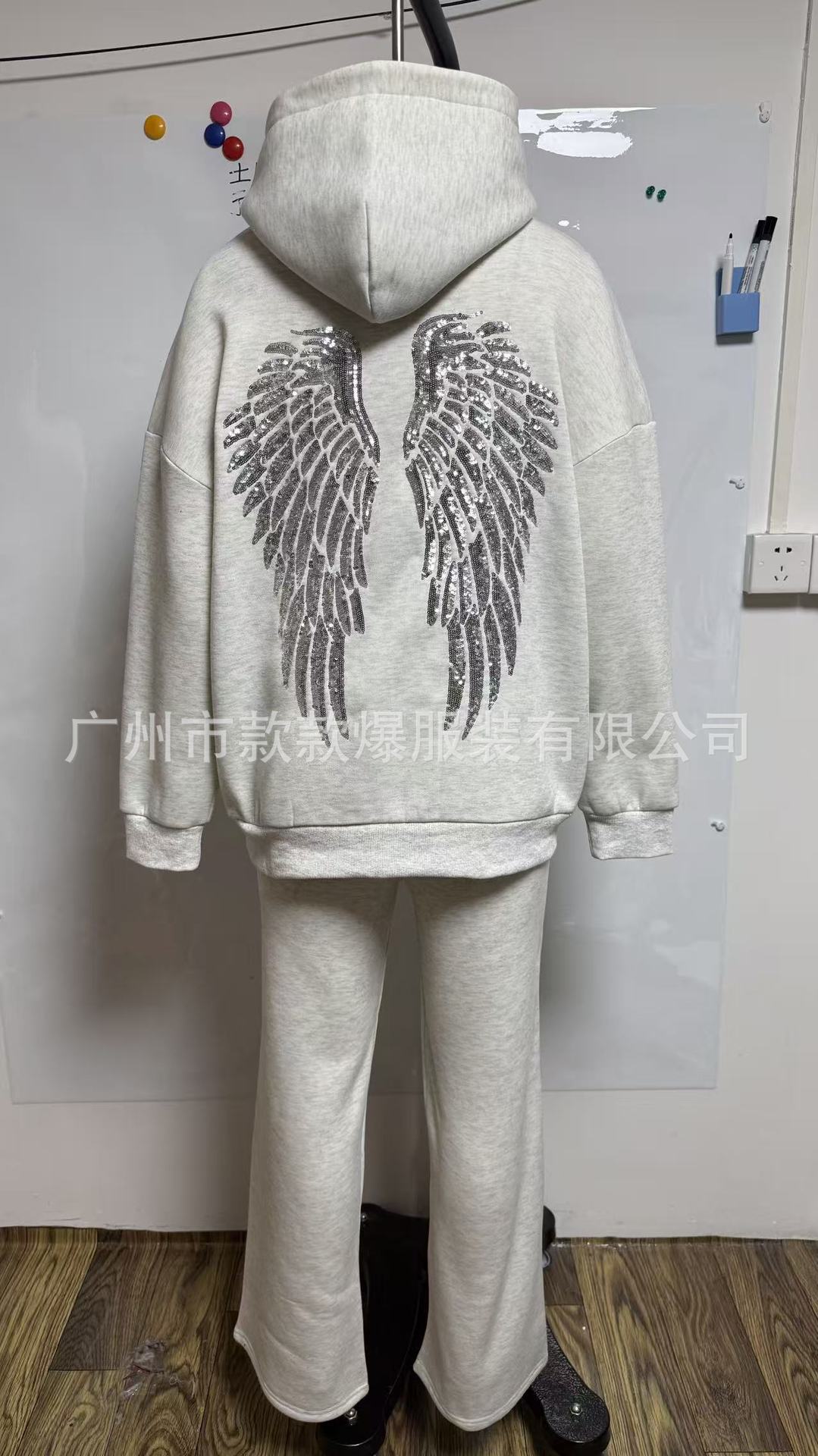 Womens Casual Set Solid Color Wing Design Sequin Embroidery Fashionable for Fall Winter Wholesale Available