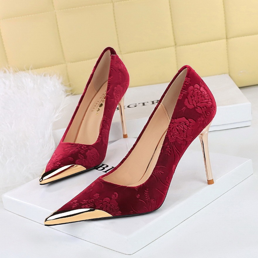 Giày cao gót nữ mũi nhọn nhung dập hoa gót nhọn dự tiệc — 237-30 đen 4cm, 237-30 lạc đà 4cm, 237-30 rượu vang đỏ 4cm, 237-30 xanh 4cm