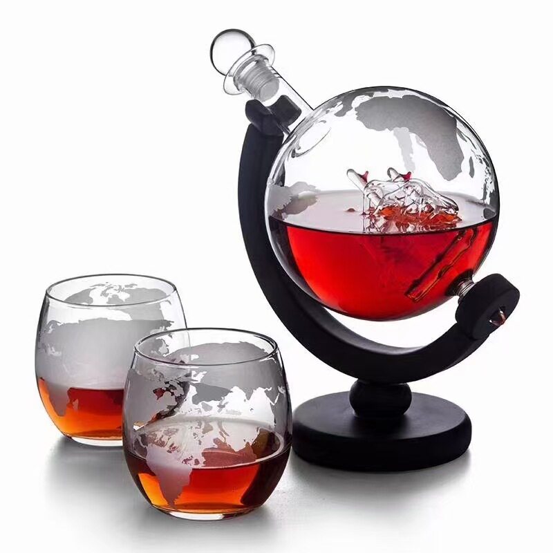 Manufacturer's Ready-Made Globe Wine Bottle Glass Decanter Built-In Sailboat Whiskey Bottle Wine Dispenser Gift Set