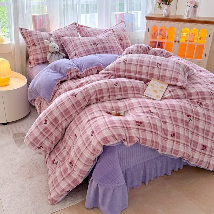 New Milk Velvet Thickeneded Bed Cover Four-Piece Set Winter Coral Velvet Small Floral Quilt Cover Fleece-Lined Bed Bed Sheets Three-Piece Set