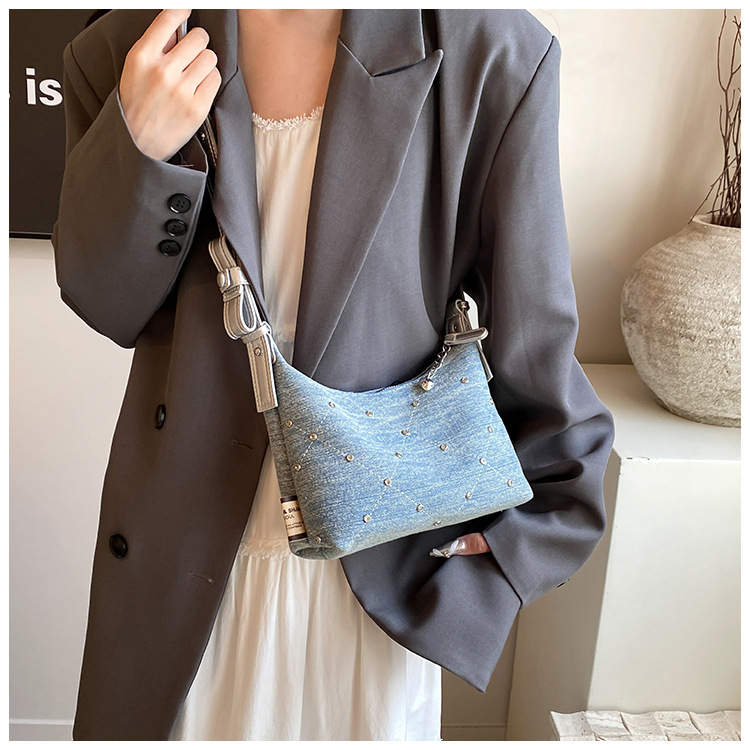 O1CN01e9AvsG1yV4GSkgGg9 !!2212088006583 0 cib