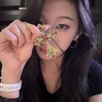 European and American Cross-Border Jewelry Gothic Style Cross Multi-Layer Beaded Necklace Heavy Industry Versatile Medieval Niche Clavicle Chain for Women