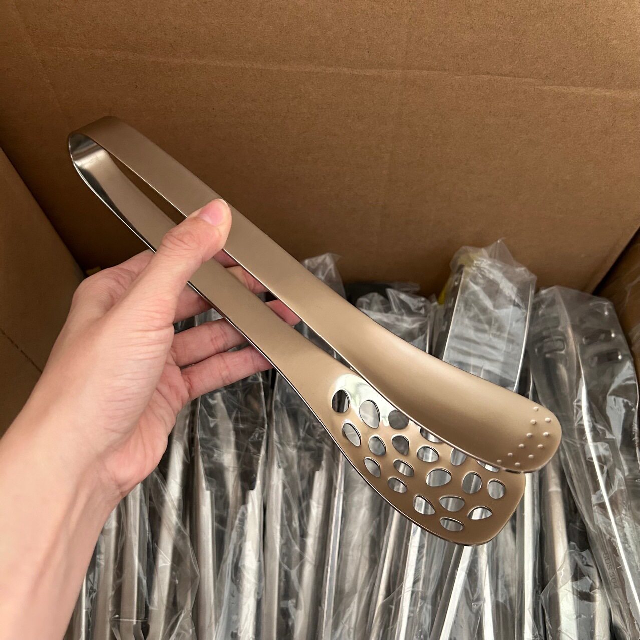 Yinuo kitchen stainless steel clip 304 food sandwich bread fried steak special kitchen barbecue meat tool