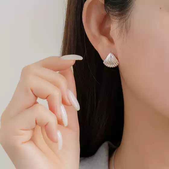 S925 Sterling Silver Ins Blogger Fever Same Style Korean Simple Niche Design Hong Kong Style High-End Shell Earrings for Women