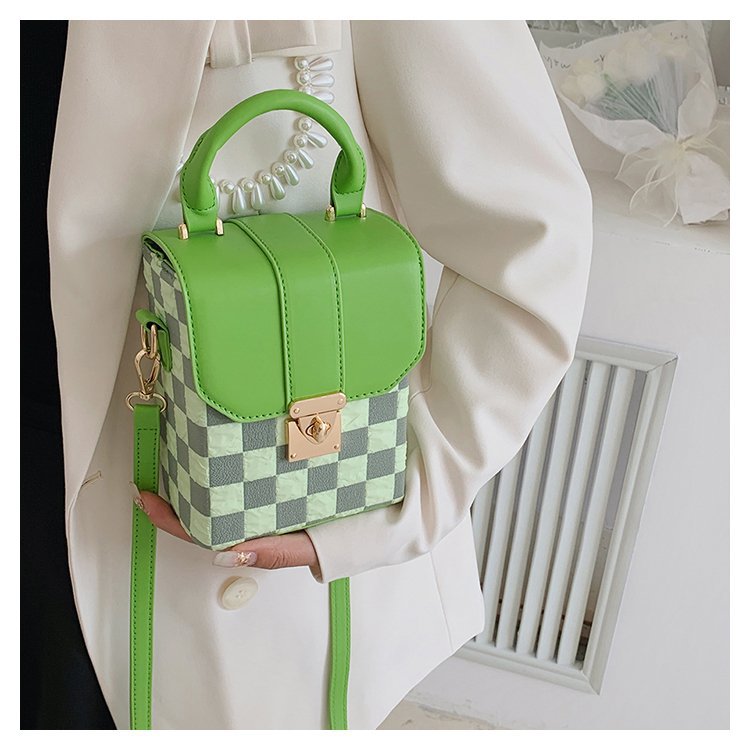 Box Bags Female 2022Summer New Korean Fashion Shoulder Bags Hundred Take Small square Package Small minority Tide Oblique Kua Ph 盒子包包女2022夏新款韩版时尚单肩包百搭小方包小众潮斜挎手机包 Box Bags Female 2022Summer New Korean Fashion Shoulder Bags Hundred Take Small square Package Small minority Tide Oblique Kua Phone Package 