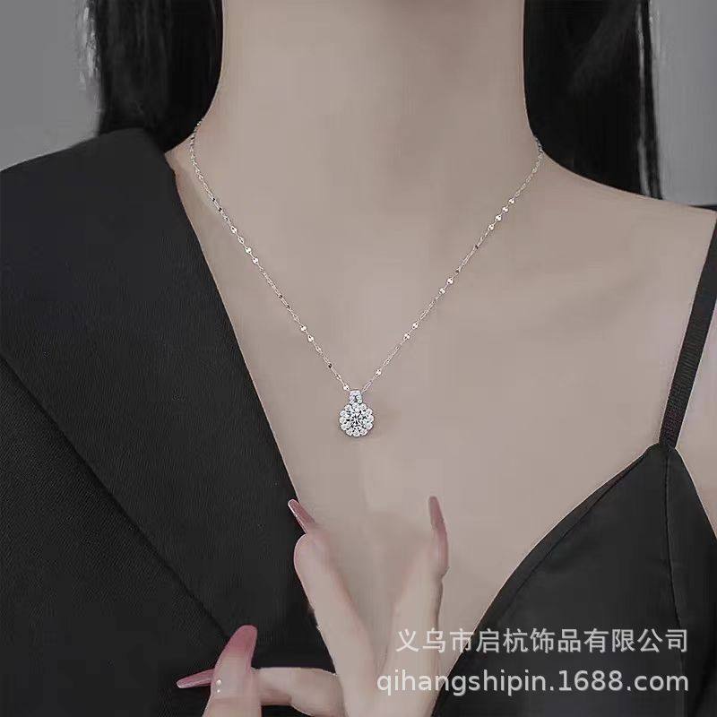 Titanium Steel Tiktok Hot-Selling Moissanite Chain Necklace, Light Luxury, High-End Fashion, Versatile, Elegant Lace Pendant Collarbone Necklace