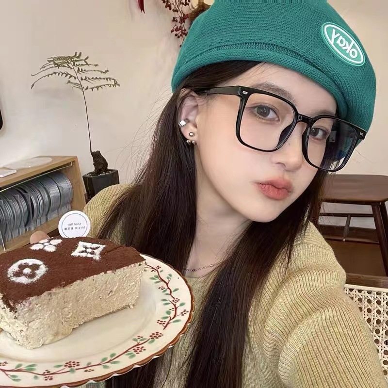 New trendy myopia glasses box ultra-light plain glasses TikTok popular glasses frame anti-blue light can be equipped with myopia