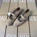 Apricot color. one-line buckle shoes