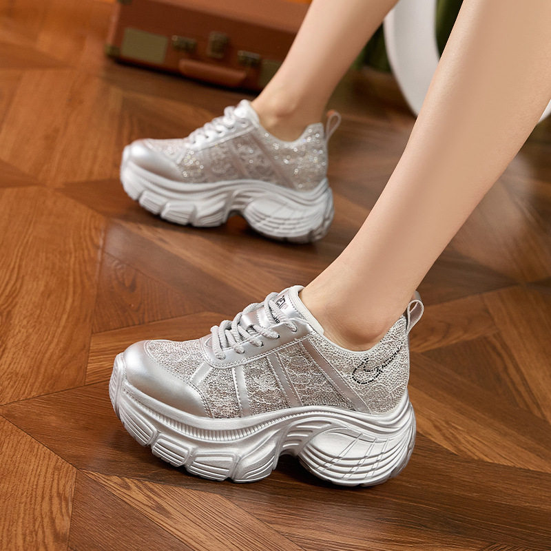 Giày sneaker nữ chunky đế dày rhinestone phong cách đế xuồng, gót siêu cao 8cm, form mũi tròn, cổ thấp, dây buộc — Hồng, Bạc, Trắng