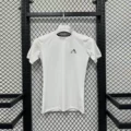 A di short-sleeved tight white