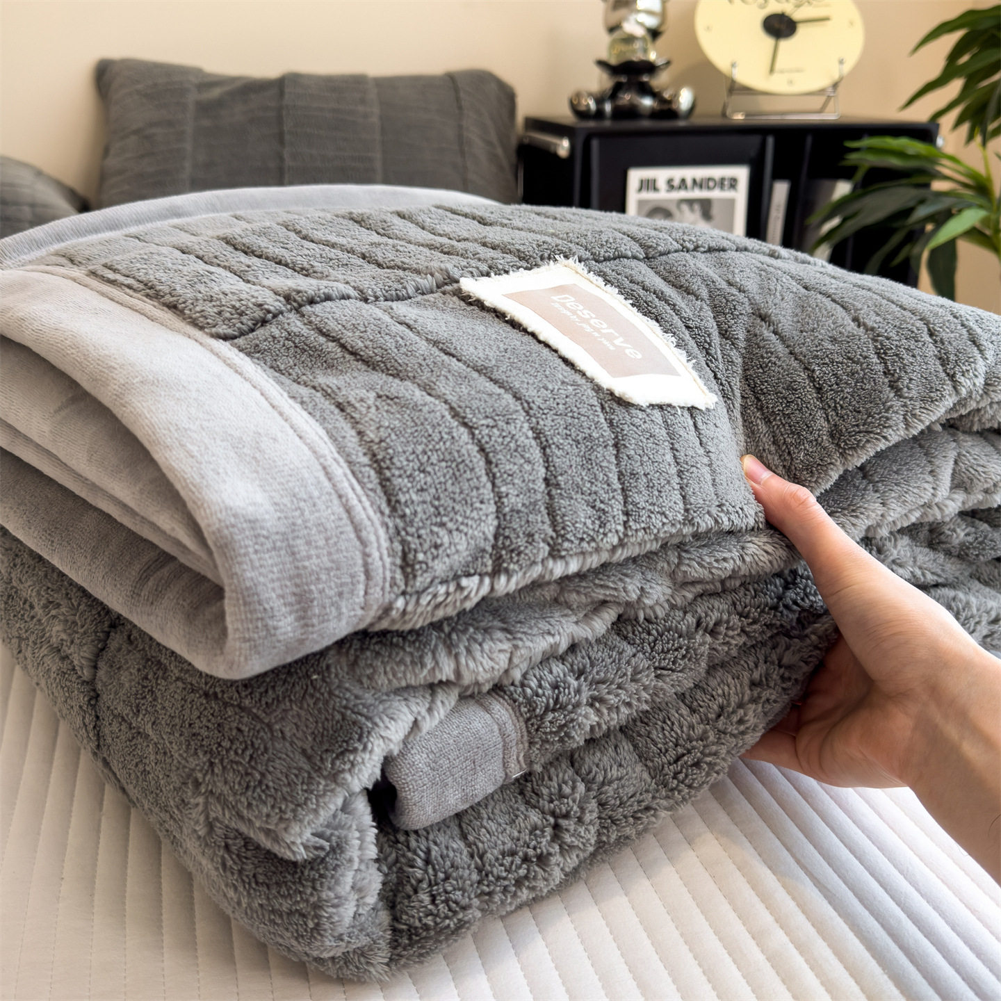 Class a Thickeneded Velvet Double-Sided Velvet Blanket, Velvet Blanket, Nap Blanket, Milk Velvet Blanket, Skin-Friendly and Suitable for Sleeping Naked