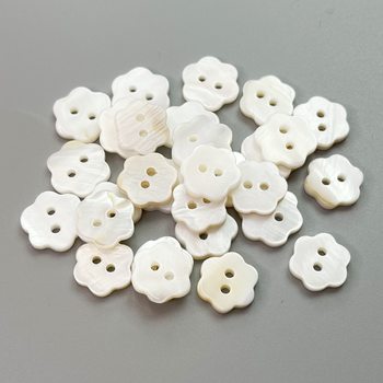in stock Shaped Shell Button Flower Shaped Natural Freshwater Shell Button Single Eye Two Eye Shirt Button Original Factory Wholesale