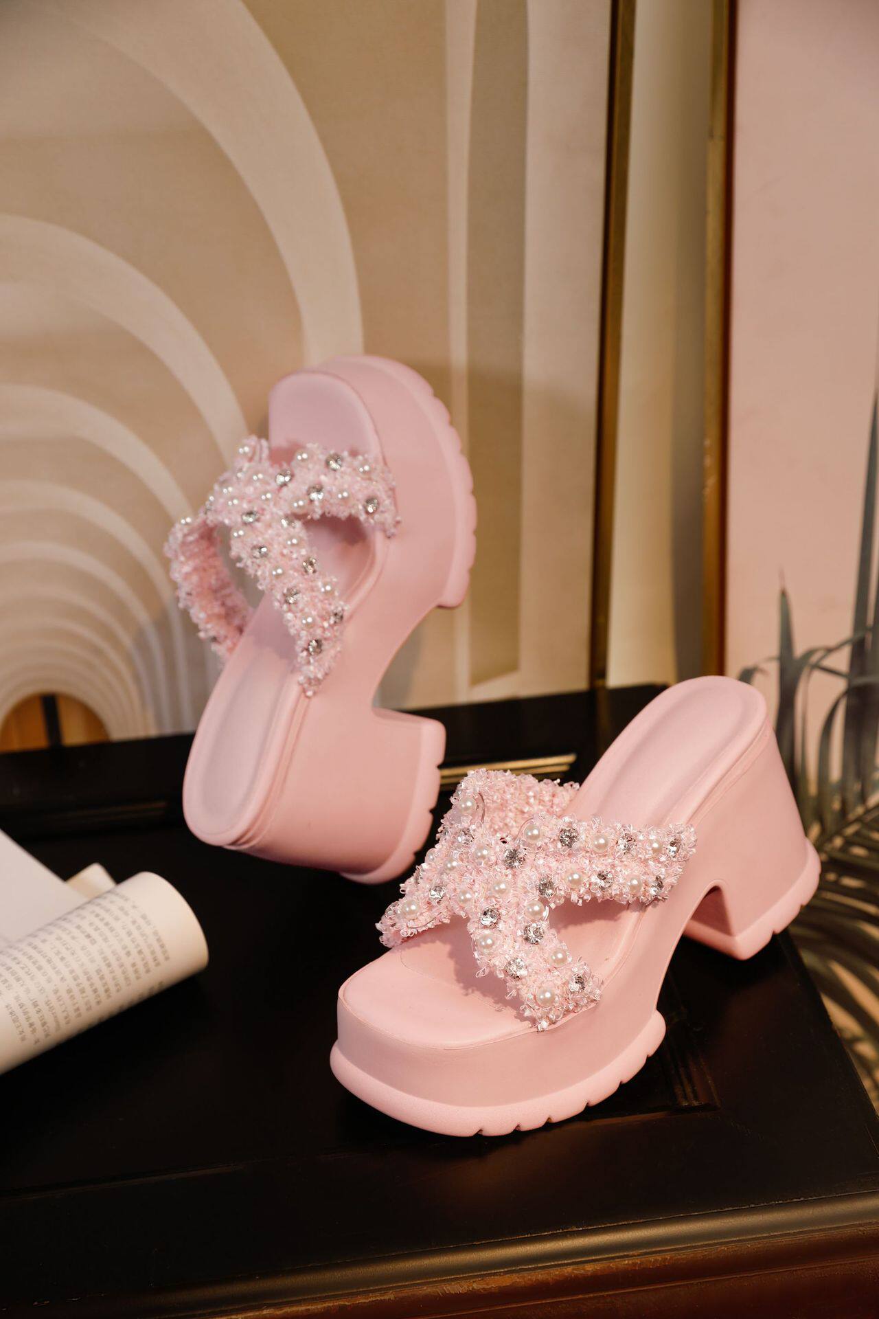 Dép sandal nữ quai chữ V đơn giản phong cách Chanel 2023 — Đen, Hồng, Trắng chi tiết 21