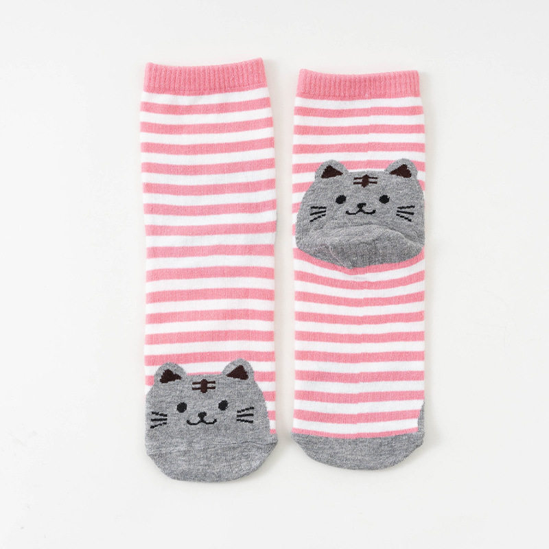 春秋新款卡通直板狗中筒袜棉质袜子女 诸暨厂家批发