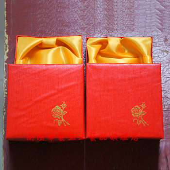 Red Square Paper Box Packaging Box for Jade Flower Bracelet, Rose Flower Bracelet Paper Box, Simple Bracelet Gift Box