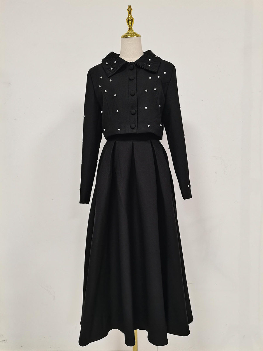 2025 Autumn European and American New Elegant Pleated Slimming Long Dress with Temperament, Solid Color Beaded Lapel Long Sleeve Two-Piece Set for Women