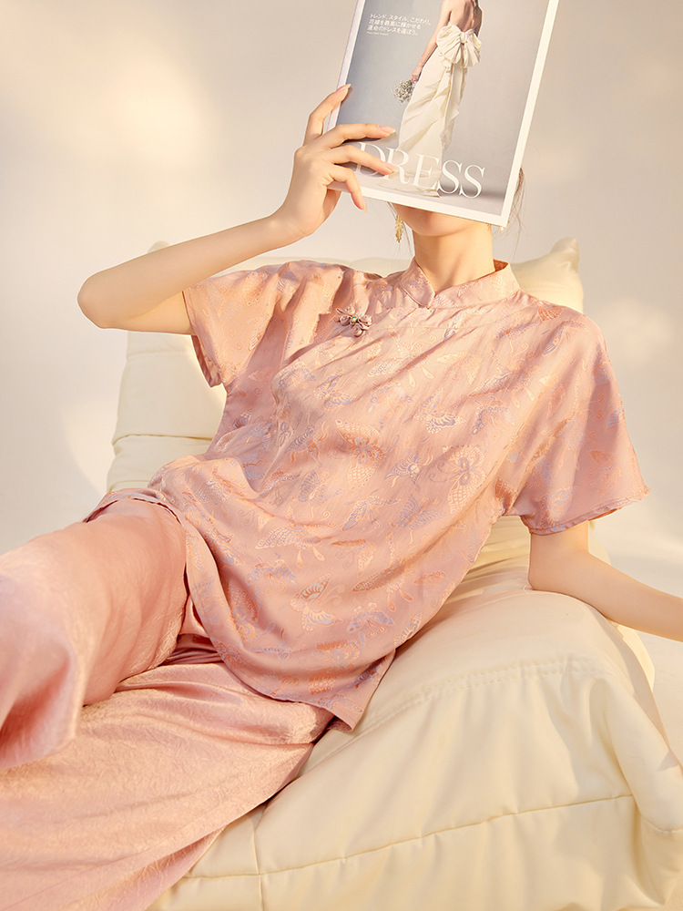 Áo sơ mi nữ cổ đứng tay ngắn họa tiết hoa bướm thêu