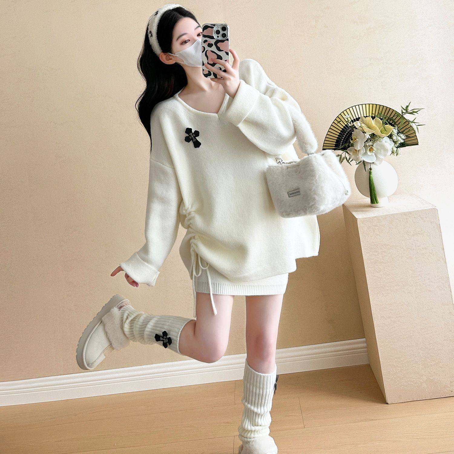 Maternity Suit Fashionable and Fashionable Autumn and Winter New Casual Knitted Sweater Short Skirt Red Three-Piece Winter Set