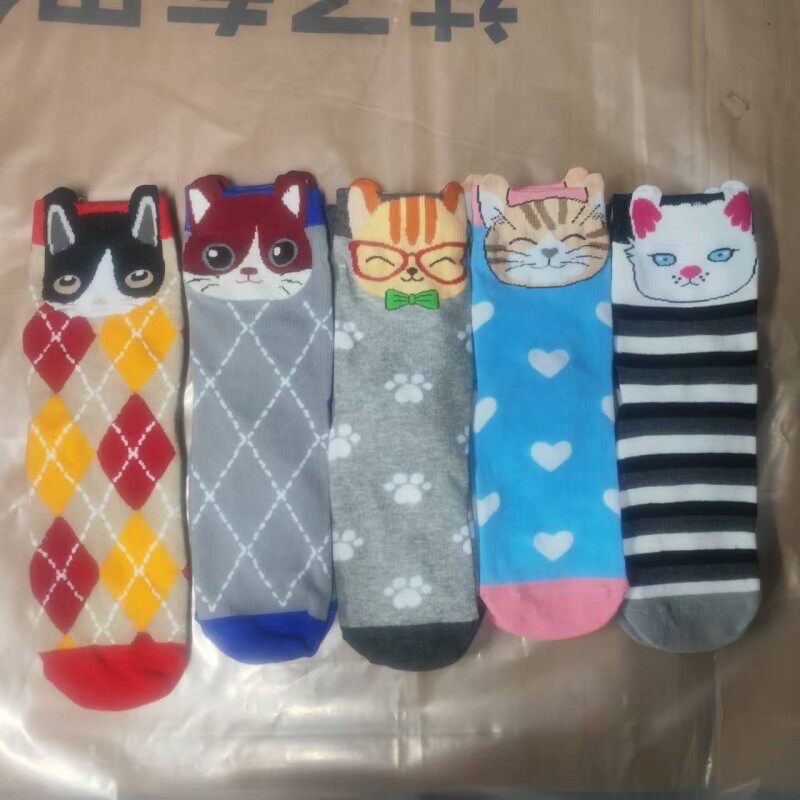 春秋新款卡通直板狗中筒袜棉质袜子女 诸暨厂家批发