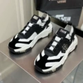 Black and white according to leather shoe size