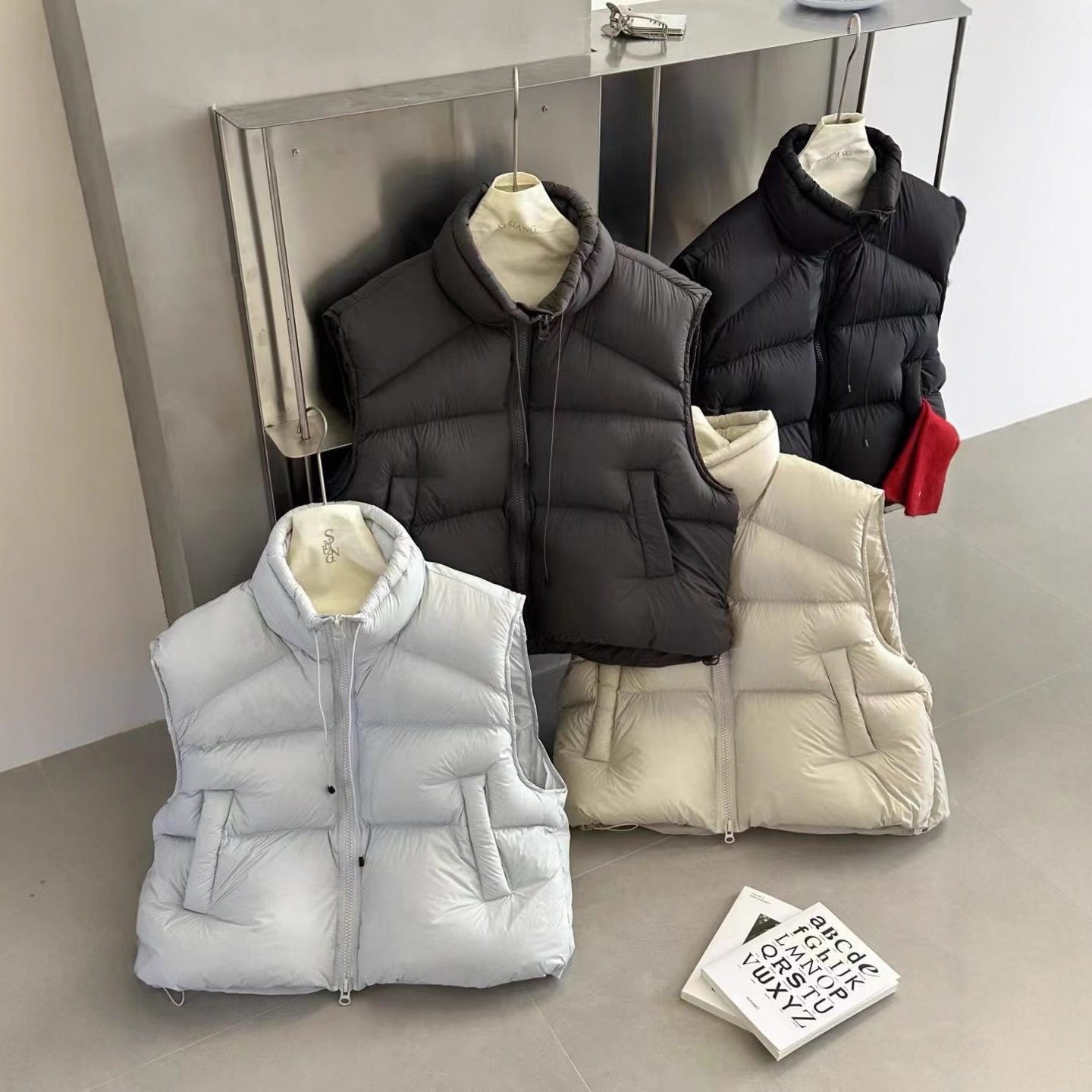 2025 New White Duck down Puffer Vest Women's Stand Collar Petite Coat Versatile Warm