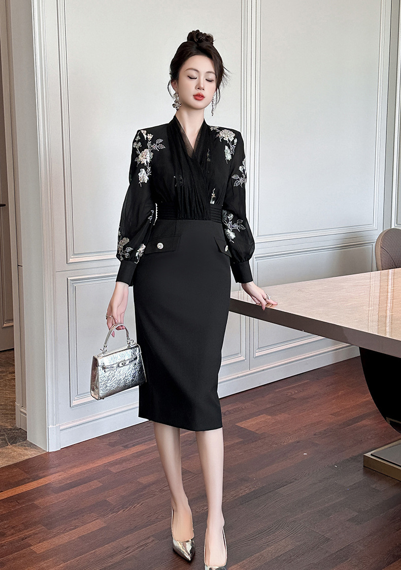 Đầm ôm body nữ dài tay cổ chữ V thêu sequin sang trọng — Màu đen