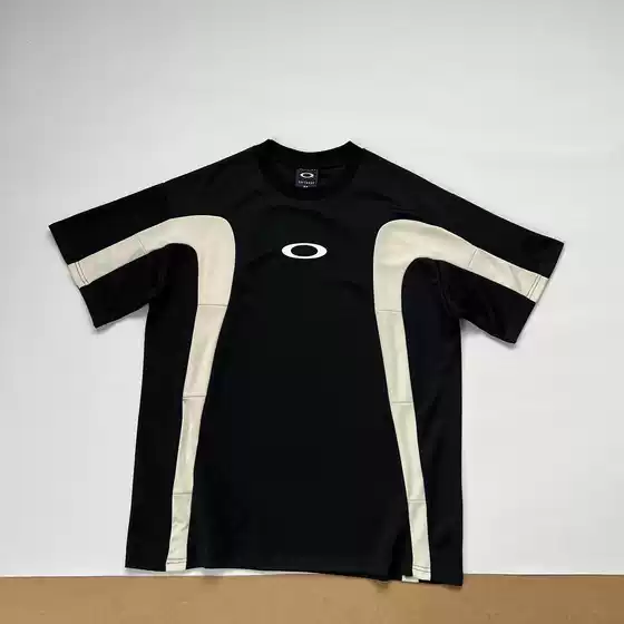 The medieval O @ kley 00s geometric line splicing machine can be used for outdoor quick-drying short-sleeved T-shirts for men and women