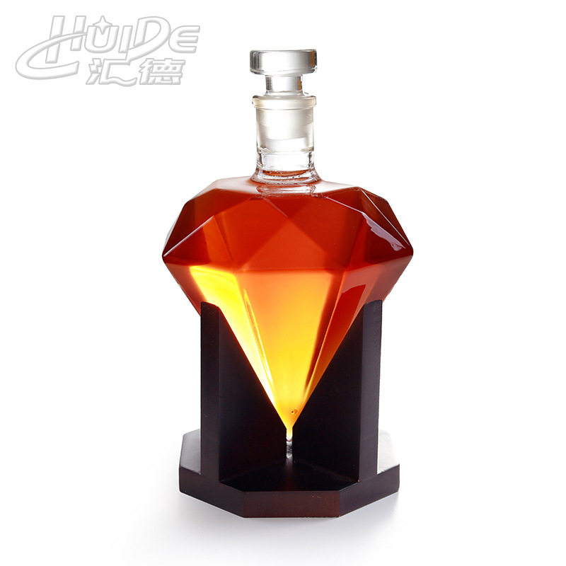 Amazon Bestseller Whiskey Set Diamond-Shaped Decanter High Borosilicate Glass Liquor Dispenser Craft Liquor