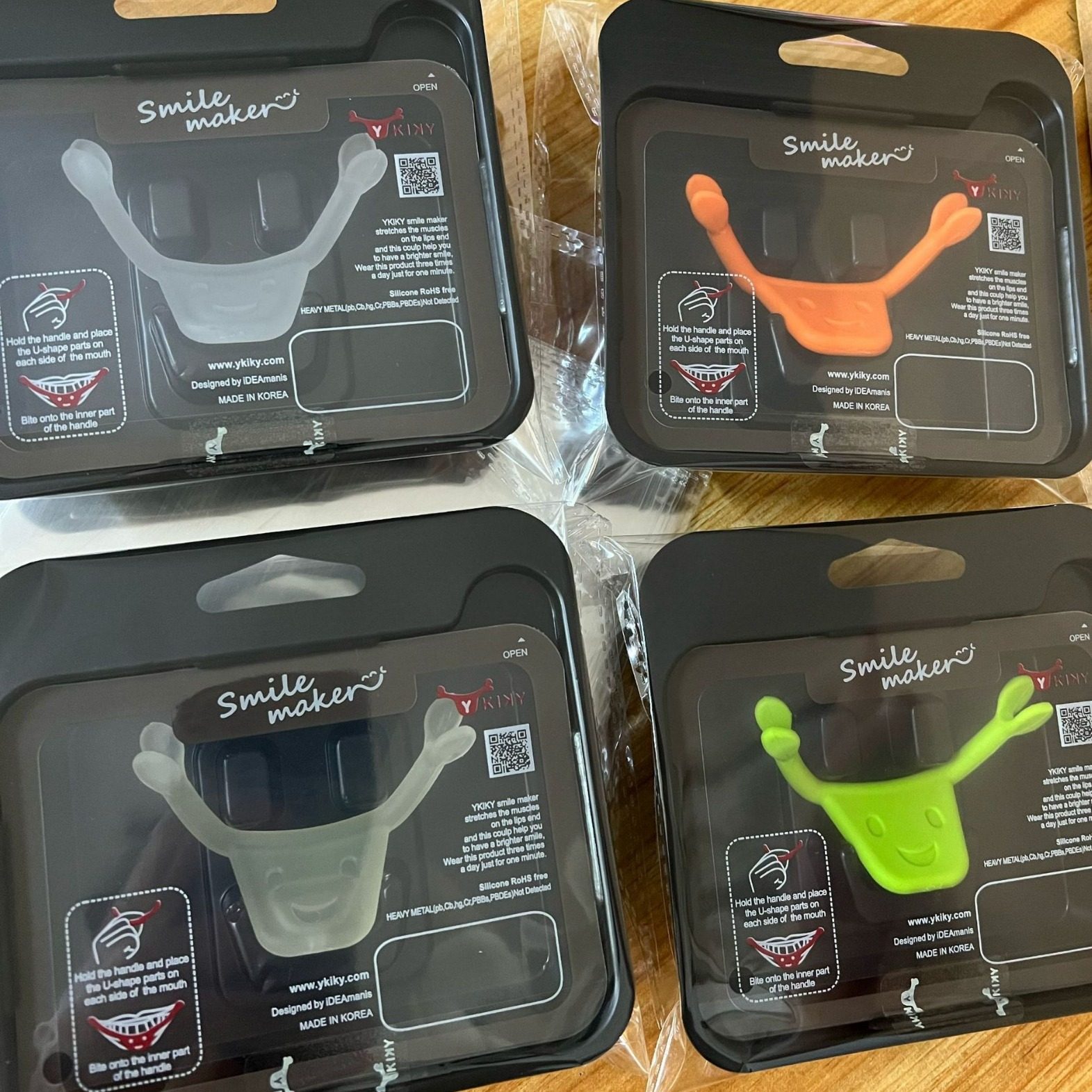 Spot Korea we married the same charming smile straightener to improve the smiling face corners of the mouth lip shape