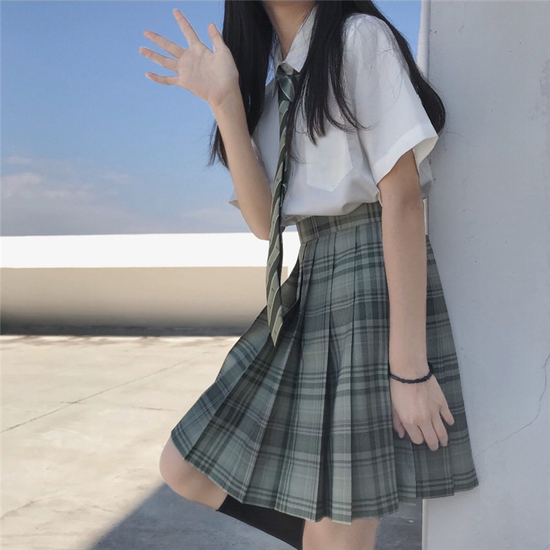 Gq9131格スカート + 蝶ネクタイ