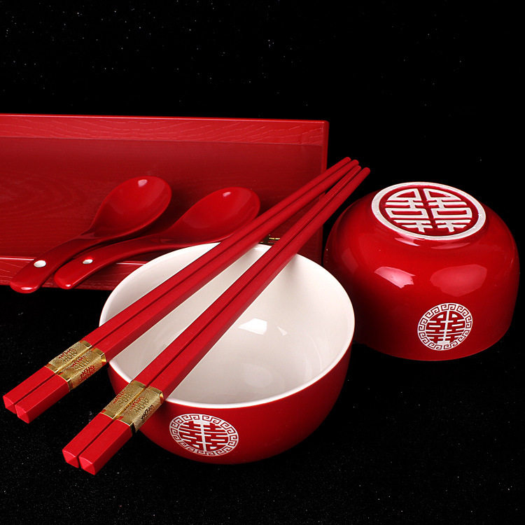 Wedding bowl red wedding descendant bowl wedding supplies wedding red bowl dragon and phoenix ceramic bowl chopsticks return gift