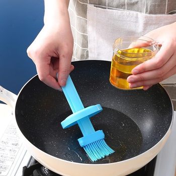 Oil Brush Integrated Jar Household Kitchen Pancake Brush with Bottle High Temperature Resistant Brush Bee Bottle Seasoning Bottle Barbecue Brush Oil Wholesale