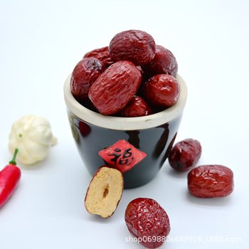 New products Xinjiang Red dates Aksu gray jujube Corps red dates thin skin thick big dates red dates full box wholesale delivery