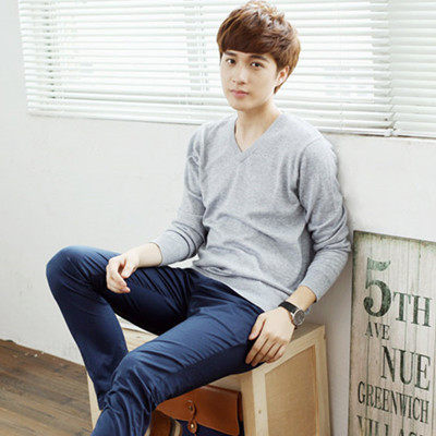 跨境新款韩版秋冬男士V领大码毛衫针织宽松纯色男毛衣打底衫