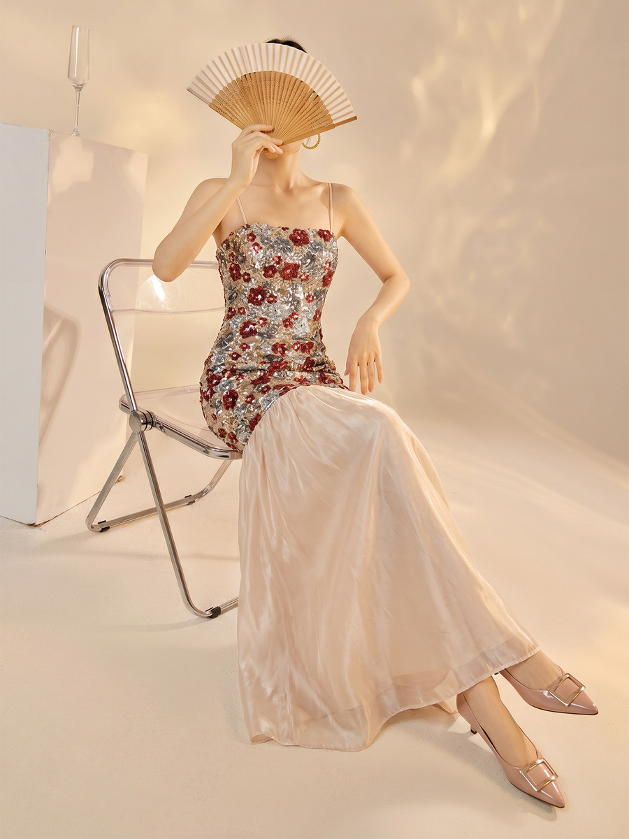 Bộ đầm hai dây thêu hoa kèm khăn choàng cardigan dáng dài — Khăn choàng màu be (giao hàng trong 7 ngày), Váy hai dây (giao hàng trong 7 ngày), Váy hai dây (giao hàng trong ngày), Bộ sản phẩm (giao hàng trong 7 ngày)