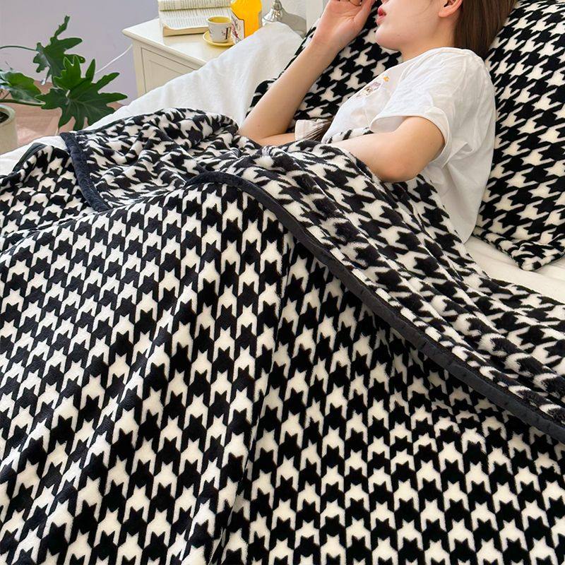 Sofa Blanket Air-conditioning Blanket Printed Blanket Office Nap Blanket Ins Coral Fleece Cover Blanket Thickened Four Seasons Universal