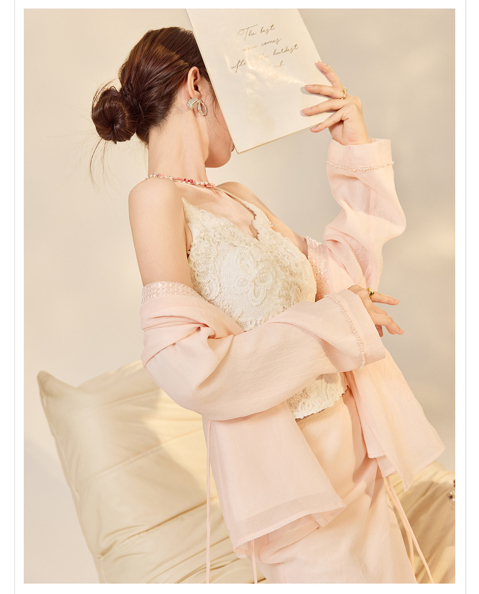 Áo hai dây nữ dáng ôm họa tiết hoa phối ren — Đen tuyền (giao hàng trong 7 ngày), Đen tuyền (giao hàng trong ngày), Mễ Hạnh (giao hàng 7 ngày), Mễ Hạnh (giao hàng trong ngày)