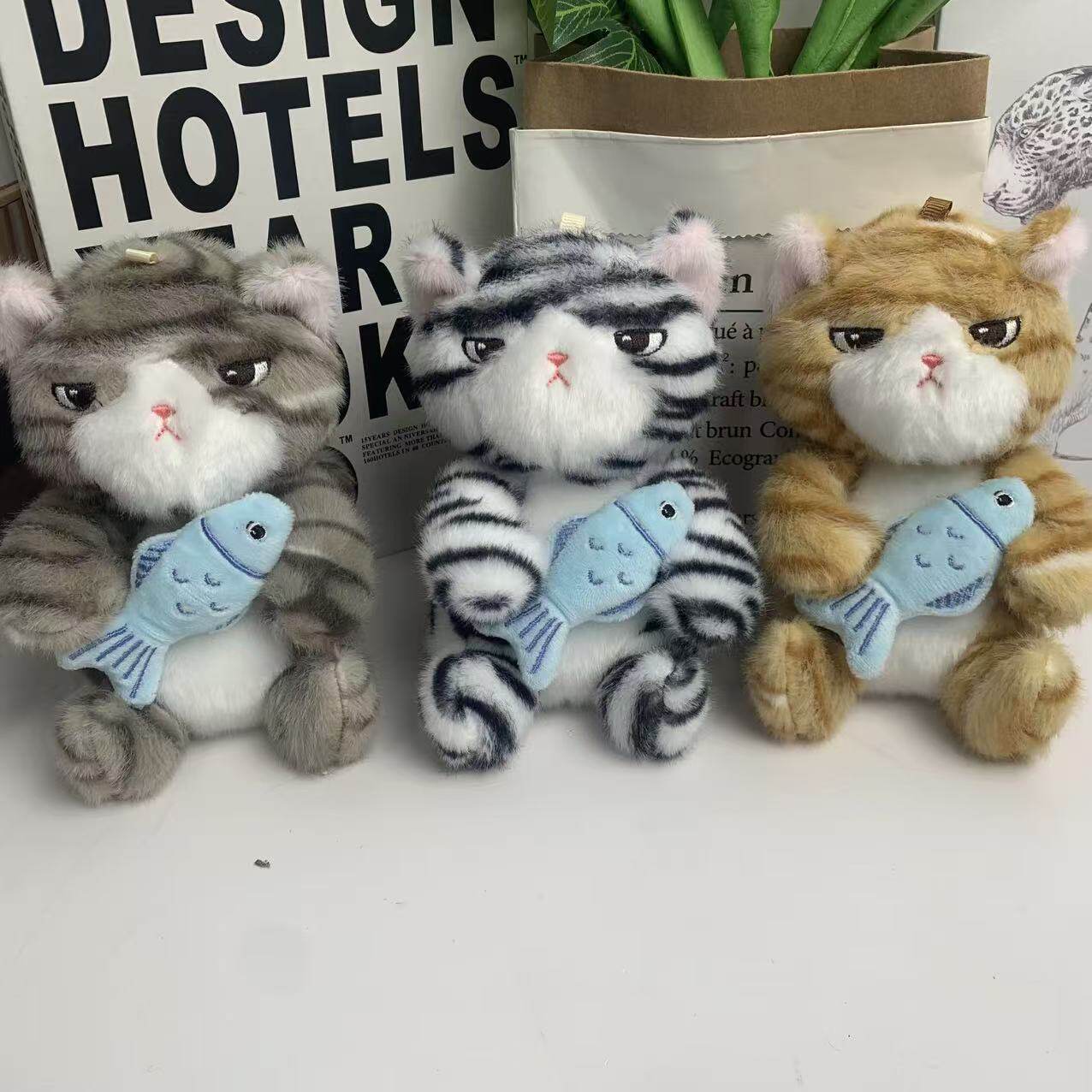 仕事中に猫を釣る